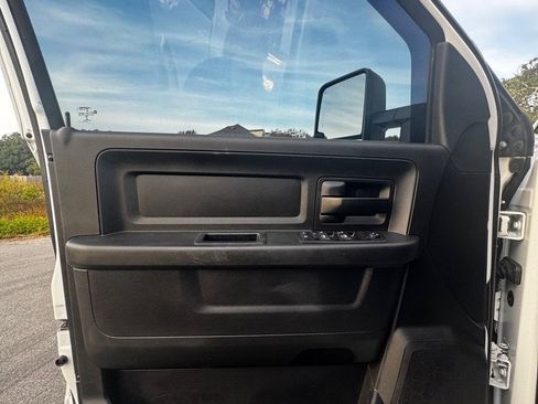 Used 2017 RAM 2500 Tradesman w/ Chrome Appearance Group image 9