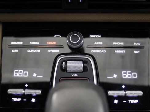 Certified 2019 Porsche Cayenne E-Hybrid image 25