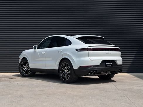 Certified 2026 Porsche Cayenne Coupe AWD/4WD image 3