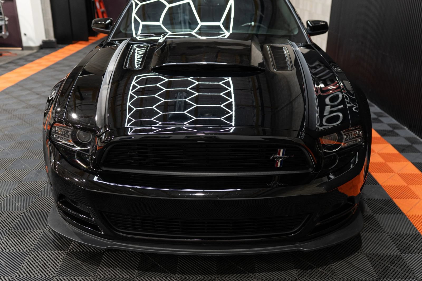 Used 2013 Ford Mustang GT Premium w/ Electronics Pkg RWD image 5