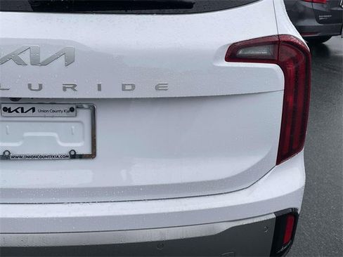 New 2025 Kia Telluride S image 17