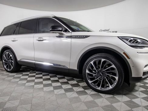 Used 2024 Lincoln Aviator Reserve w/ Equipment Group 201A image 3