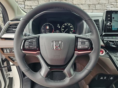 New 2026 Honda Odyssey Touring image 21