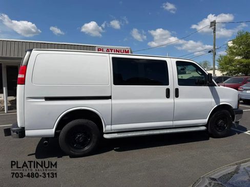 Used 2018 GMC Savana 2500 w/ Driver Convenience Package image 2