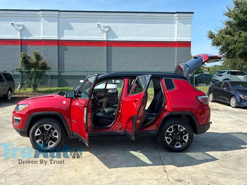 Used 2018 Jeep Compass Trailhawk AWD/4WD image 14