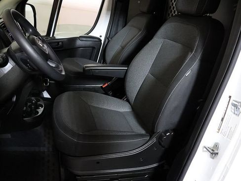 Used 2025 RAM ProMaster 2500 w/ U-Haul Equipment Group FWD image 4