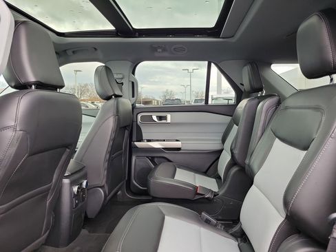 Certified 2022 Ford Explorer XLT w/ Equipment Group 202A image 14