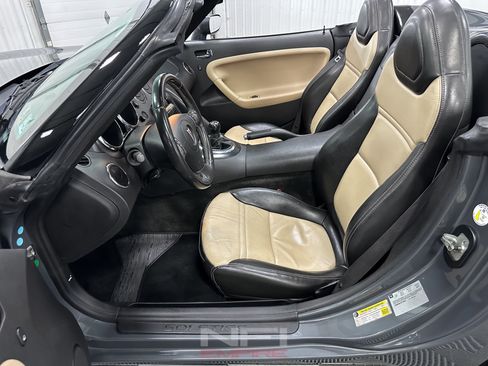 Used 2008 Pontiac Solstice Convertible w/ Premium Package RWD image 38