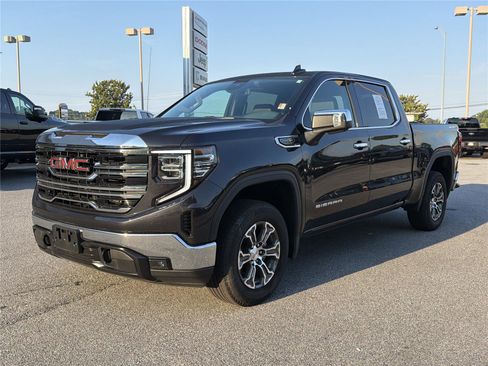 Used 2025 GMC Sierra 1500 SLT AWD/4WD image 2
