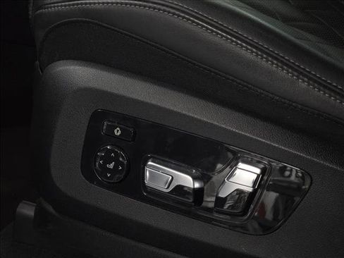 Used 2024 BMW X5 xDrive40i w/ Executive Package image 14