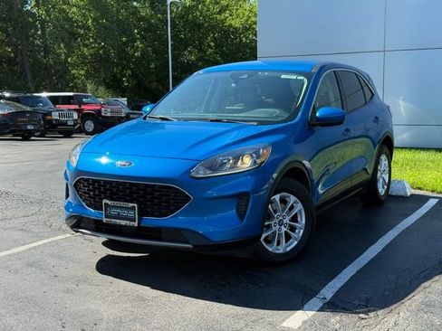 Used 2020 Ford Escape SE FWD image 2