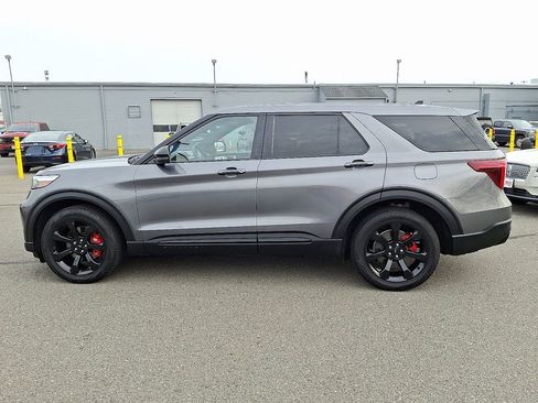 Used 2022 Ford Explorer ST w/ Equipment Group 401A image 9