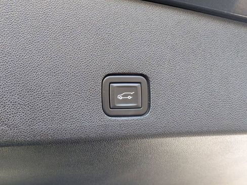 Used 2023 Cadillac XT6 Luxury image 34