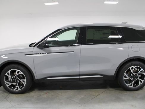 New 2026 Lincoln Nautilus Premier image 5