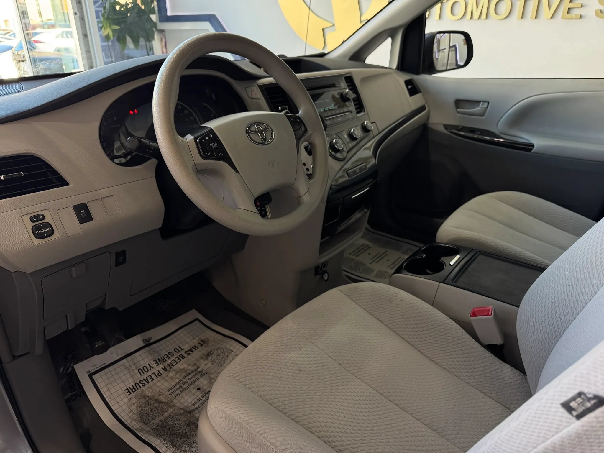 Used 2012 Toyota Sienna LE FWD image 22