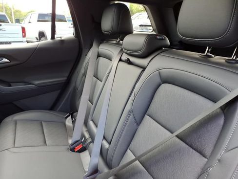 New 2026 Chevrolet Equinox LT w/ Convenience Package II FWD image 9