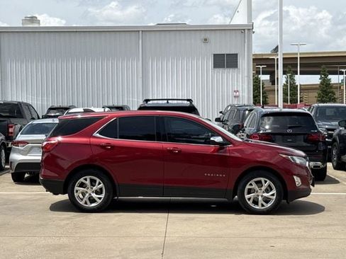 Used 2020 Chevrolet Equinox LT FWD image 3