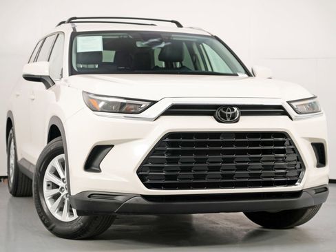 Used 2024 Toyota Grand Highlander XLE image 4