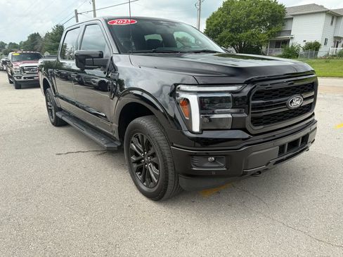 Used 2025 Ford F150 Lariat w/ Equipment Group 502A High AWD/4WD image 3