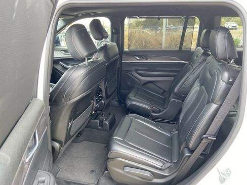 Used 2024 Jeep Grand Cherokee L Limited w/ Luxury Tech Group II image 52