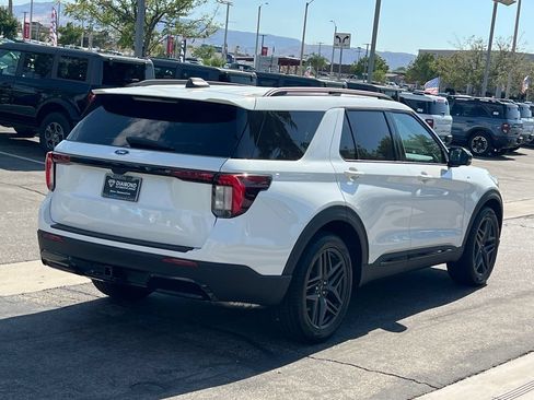 New 2026 Ford Explorer ST-Line w/ ST-Line Street Pack RWD image 7