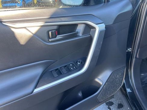 Used 2022 Toyota RAV4 LE image 24
