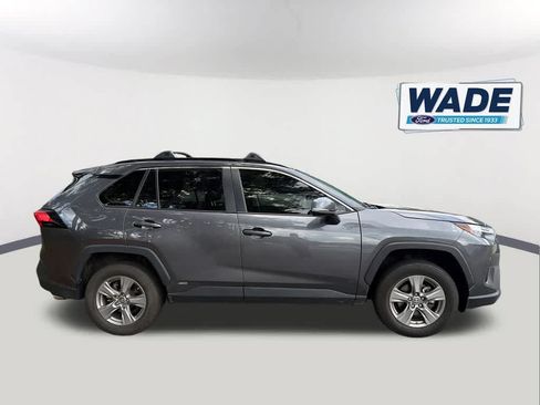 Used 2024 Toyota RAV4 LE AWD/4WD image 4