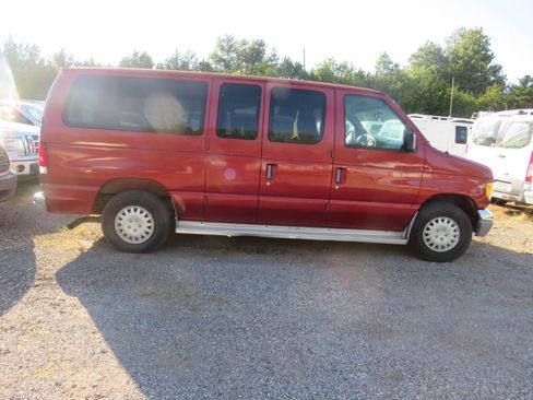 Used 1999 Ford E-150 and Econoline 150 Wagon image 4