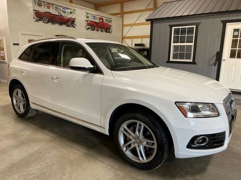 Used 2017 Audi Q5 2.0T Premium Plus w/ Technology Package image 3
