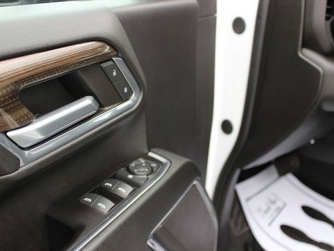 Used 2024 Chevrolet Silverado 2500 LT w/ Convenience Package image 8