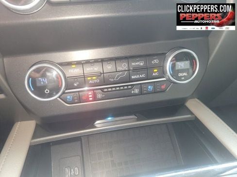 Used 2021 Ford Expedition XLT AWD/4WD image 24