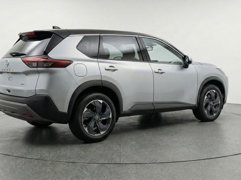 Used 2025 Nissan Rogue SV FWD image 9