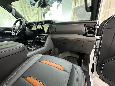 Certified 2025 GMC Sierra 1500 AT4 AWD/4WD image 16