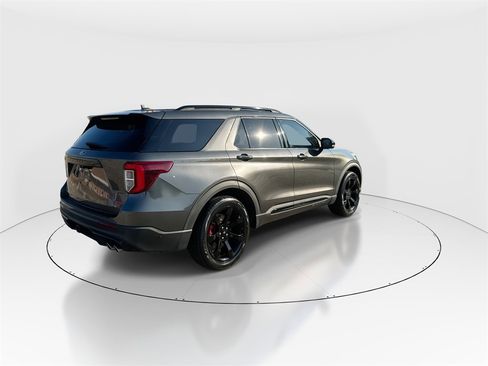Used 2020 Ford Explorer ST w/ ST Street Pack image 8
