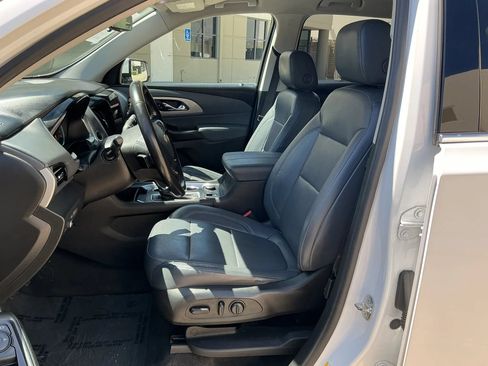 Used 2020 Chevrolet Traverse LT w/ LT Premium Package FWD image 10