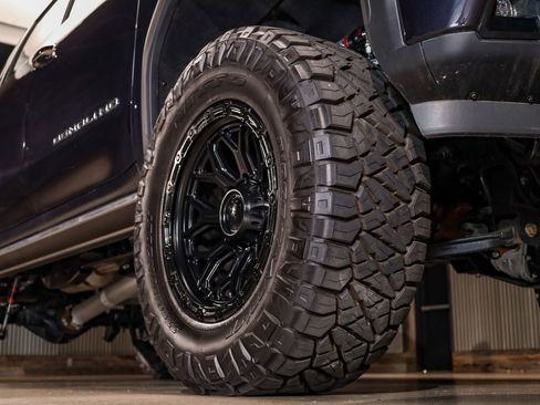 Used 2024 GMC Sierra 2500 Denali w/ Denali Reserve Package image 16