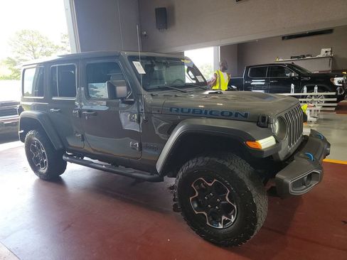 Used 2022 Jeep Wrangler Unlimited Rubicon 4xe w/ Cold Weather Group AWD/4WD image 3