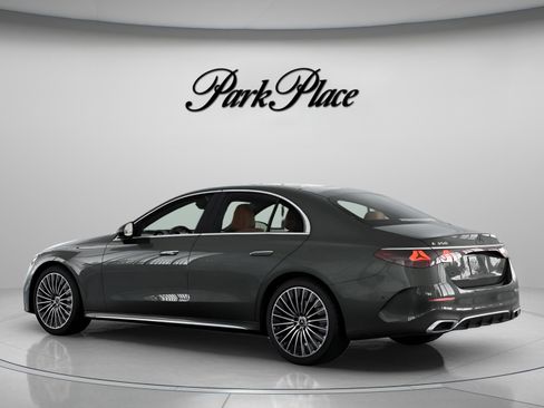 New 2026 Mercedes-Benz E 350 4MATIC Sedan image 31