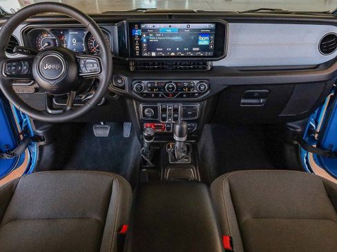 Used 2024 Jeep Wrangler Willys image 36