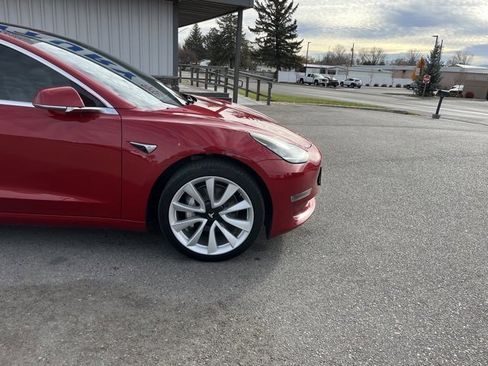 Used 2018 Tesla Model 3 Long Range image 13
