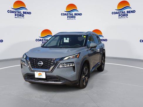 Used 2023 Nissan Rogue SL w/ SL Premium Package FWD image 3