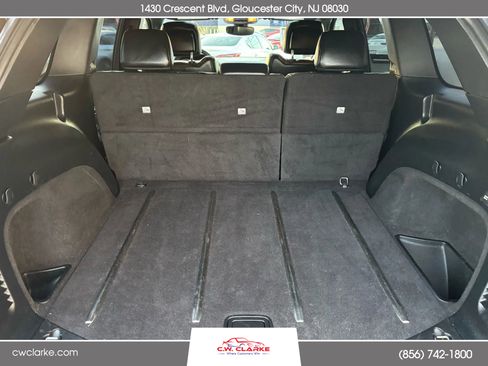 Used 2017 Jeep Grand Cherokee Limited image 24