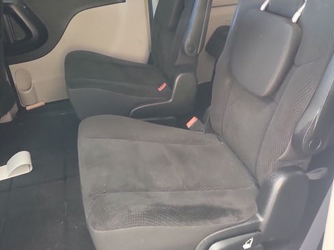 Used 2017 Dodge Grand Caravan SE w/ Power Window Group FWD image 8