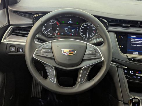 New 2026 Cadillac XT5 Luxury image 16