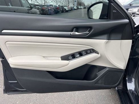 Used 2020 Nissan Altima 2.5 SV image 25