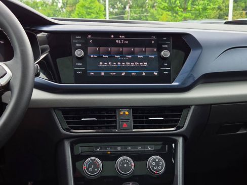 Used 2023 Volkswagen Taos SE w/ Panoramic Sunroof Package FWD image 30
