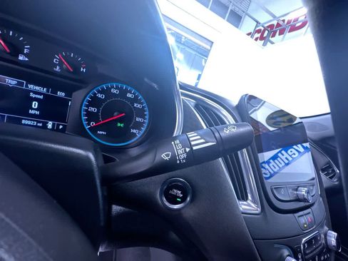 Used 2021 Chevrolet Malibu LT FWD image 19