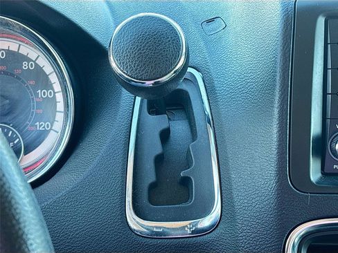 Used 2019 Dodge Grand Caravan SE image 16