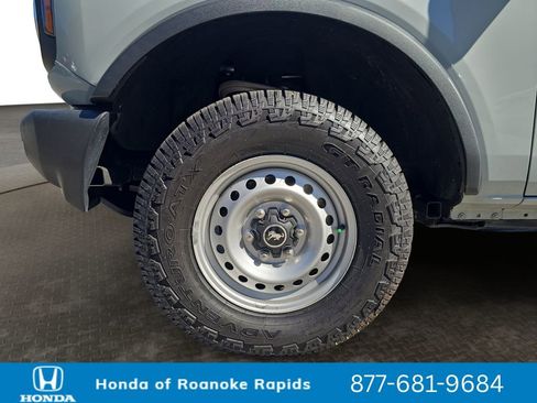 Used 2022 Ford Bronco 4-Door AWD/4WD image 9