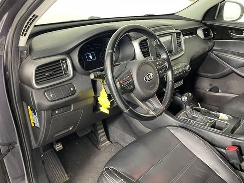 Used 2016 Kia Sorento FWD w/ LX Convenience Package image 3